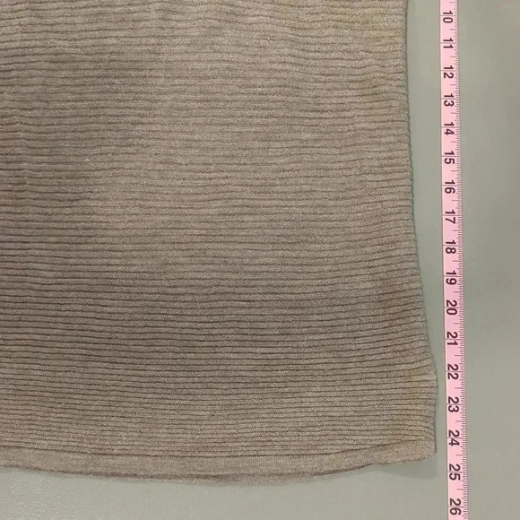Adrienne‎ Vittadini Sweater Merino Wool 3/4 sleeve size Small Tan - Picture 8 of 9